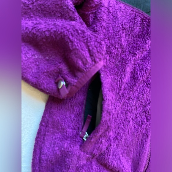 The NORTH FACE Girls' Osito Fleece Jacket, Purple & Black, Zipper Pockets, GUC - Picture 6 of 12